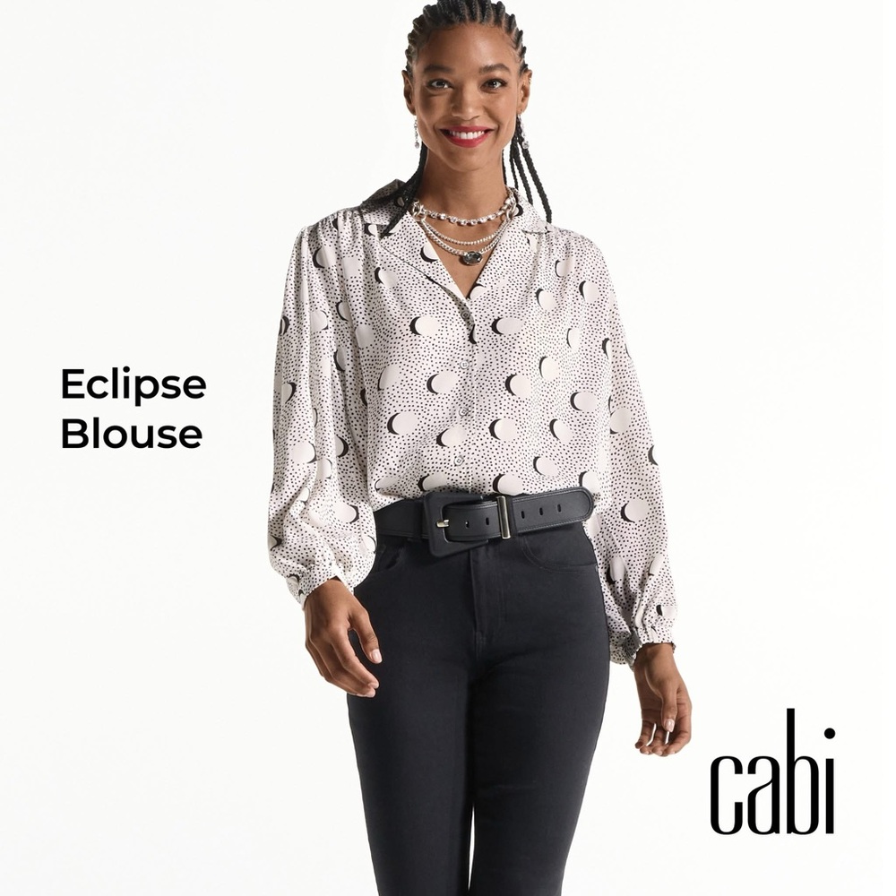 Cabi style #4340 Eclipse Blouse-EUC-Fall 2022 - Picture 3 of 6